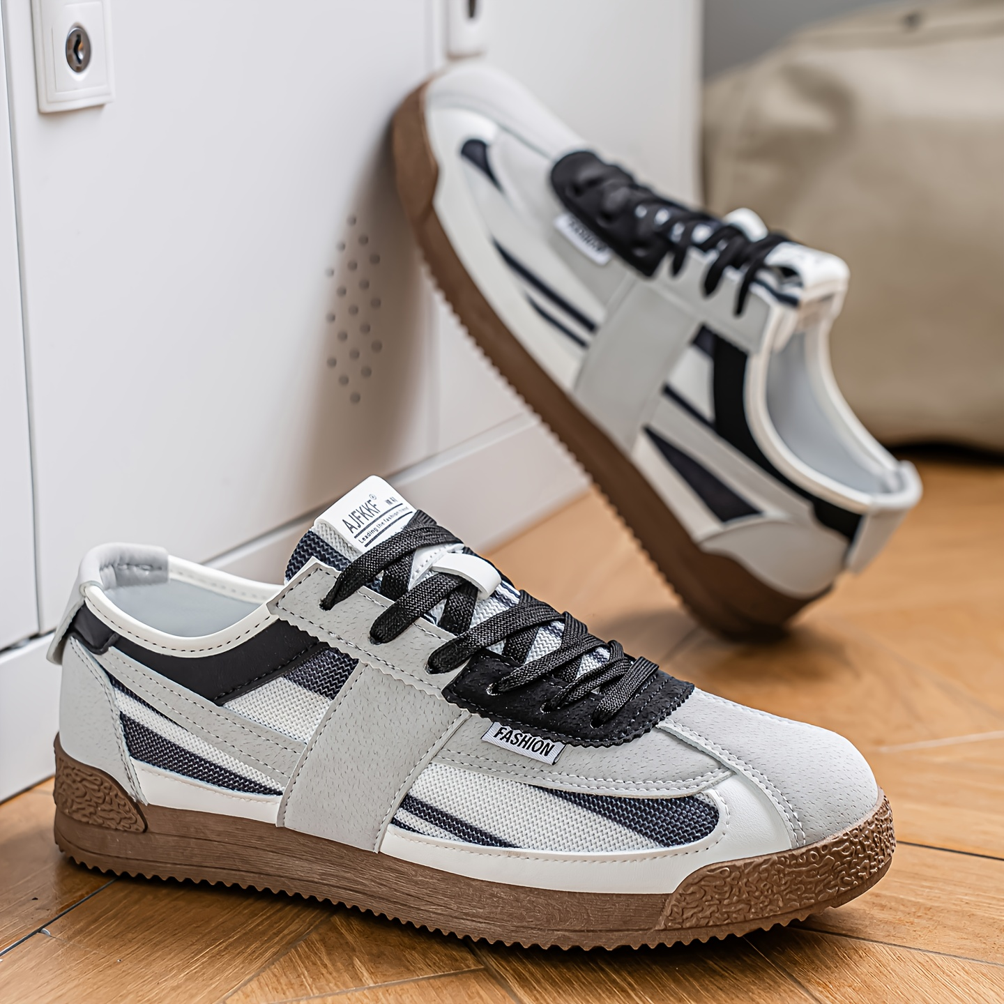 Dalston Retro Trainer